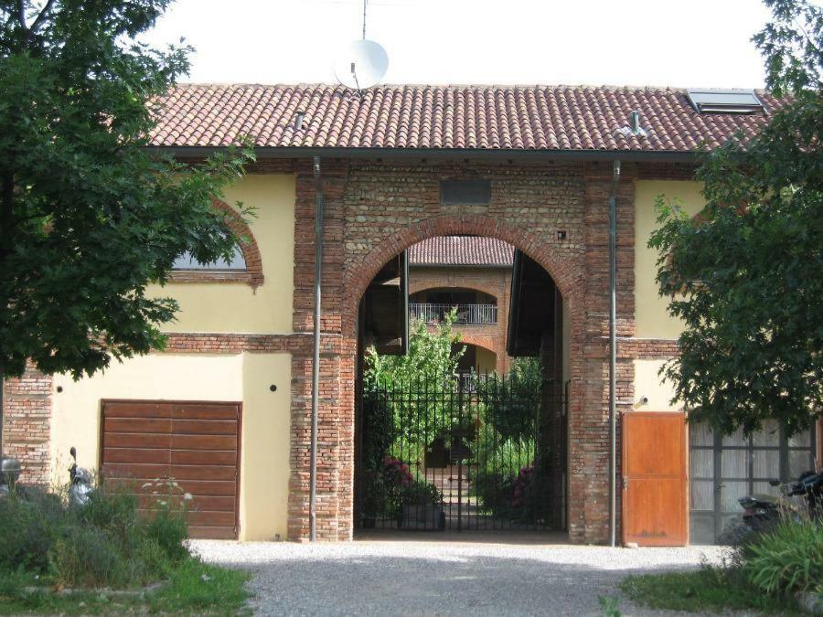 Bed and Breakfast Cascina Radice Arluno Exterior foto